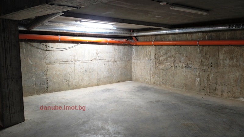 Продава ГАРАЖ, ПАРКОМЯСТО, гр. Русе, Център, снимка 2 - Гаражи и паркоместа - 53267233