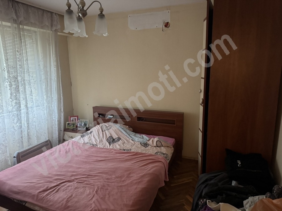 Продава 3-СТАЕН, гр. Велико Търново, Бузлуджа, снимка 2 - Апартаменти - 54367235