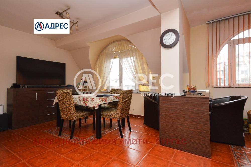Продава МНОГОСТАЕН, гр. Бургас, Възраждане, снимка 2 - Апартаменти - 53984422