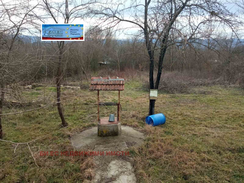 Продава КЪЩА, с. Равнище, област София област, снимка 2 - Къщи - 53264771