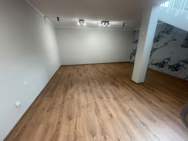 Eladó  Üzlet Ruse , Centar , 70 négyzetméter | 65534778 - kép [2]