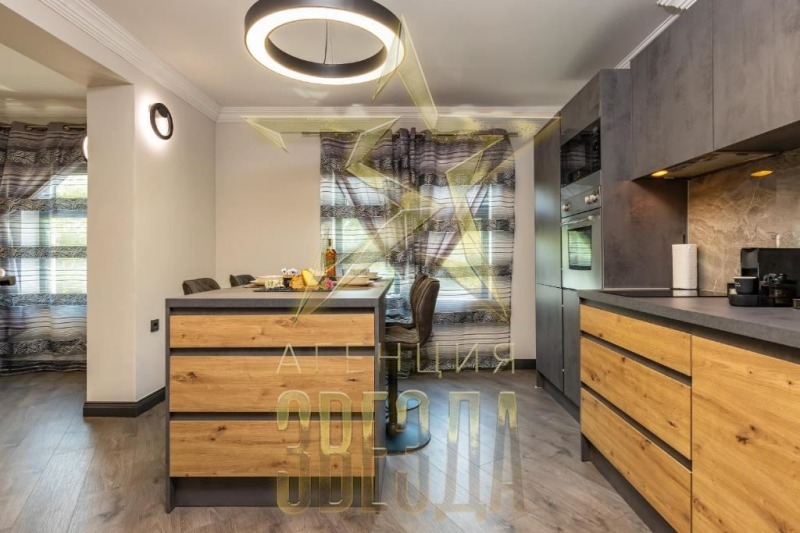 Продава 3-СТАЕН в град Пловдив, Център - 510 кв.м / 1 530 000 € » 2 992 419.90 лв., АГЕНЦИЯ ЗВЕЗДА