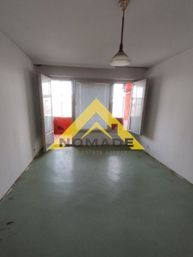 Продава 2-стаен град Пловдив Кючук Париж - [1] 