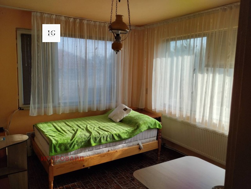 Продава ЕТАЖ ОТ КЪЩА, гр. Айтос, област Бургас, снимка 4 - Етаж от къща - 53521280