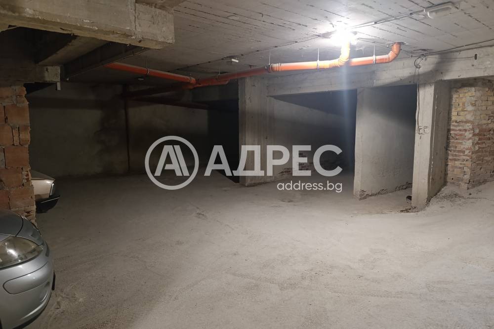 Продава ГАРАЖ, ПАРКОМЯСТО, гр. Варна, Център, снимка 7 - Гаражи и паркоместа - 54462202