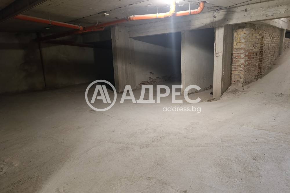 Продава ГАРАЖ, ПАРКОМЯСТО, гр. Варна, Център, снимка 5 - Гаражи и паркоместа - 54462202