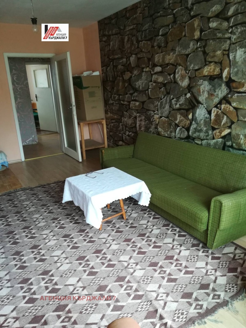 Продава 4-СТАЕН в град Кърджали, Веселчане - 90 кв.м / 86 000 € » 168 201.38 лв., АГЕНЦИЯ КЪРДЖАЛИ 7