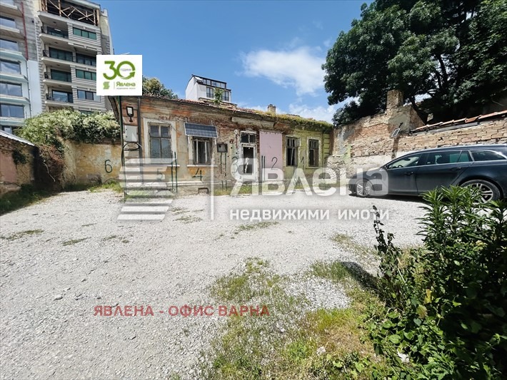 Продава КЪЩА, гр. Варна, Център
