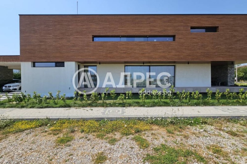 Till salu  Hus region Sofia , Gara Elin Pelin , 341 kvm | 96831896 - bild [11]