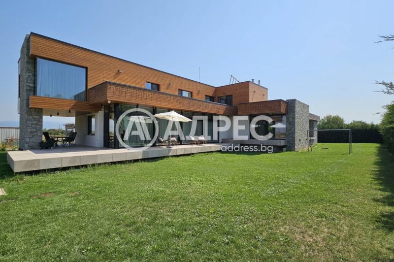 Till salu  Hus region Sofia , Gara Elin Pelin , 341 kvm | 96831896