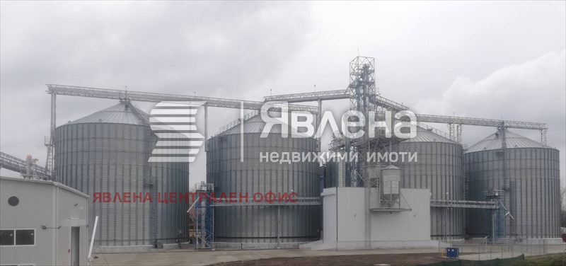 Продава ПРОМ. ПОМЕЩЕНИЕ, гр. Нови пазар, област Шумен