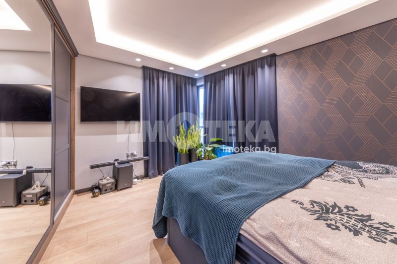 Продава  3-стаен град Варна , Бриз , 131 кв.м | 63584058 - изображение [17]