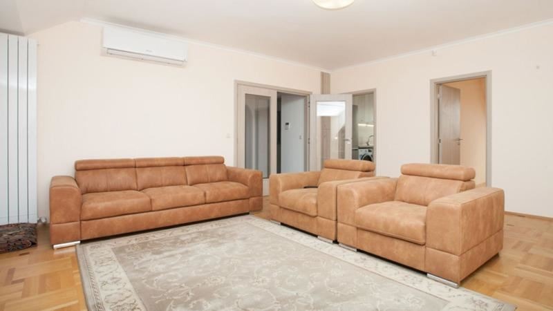 Продава 4-СТАЕН, гр. София, Изток