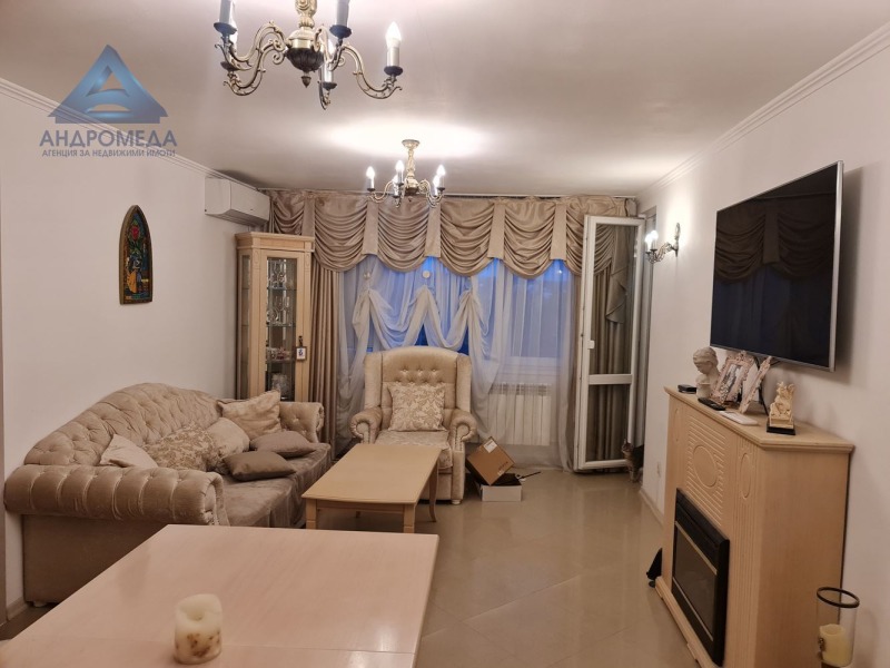 Продава  3-стаен град Плевен , Широк център , 72 кв.м | 75504396 - изображение [2]