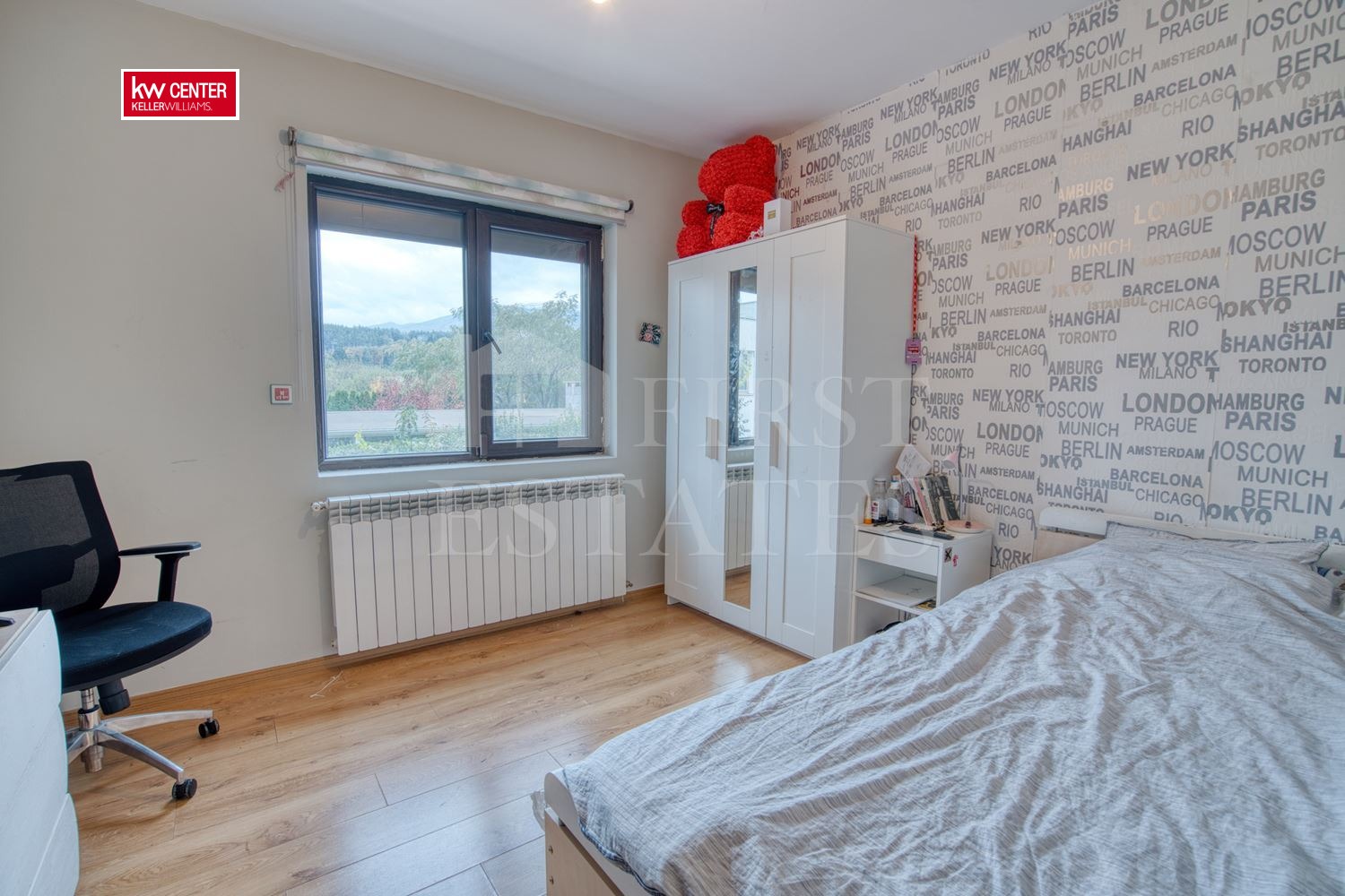 Продава КЪЩА, гр. София, м-т Детски град, снимка 12 - Къщи - 52089391