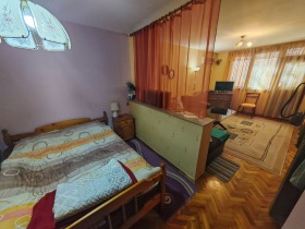 1 Schlafzimmer Wazraschdane, Burgas 4