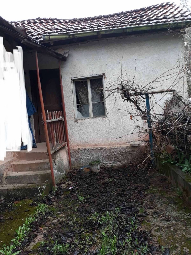 Продава КЪЩА, гр. Трън, област Перник, снимка 4 - Къщи - 53047537