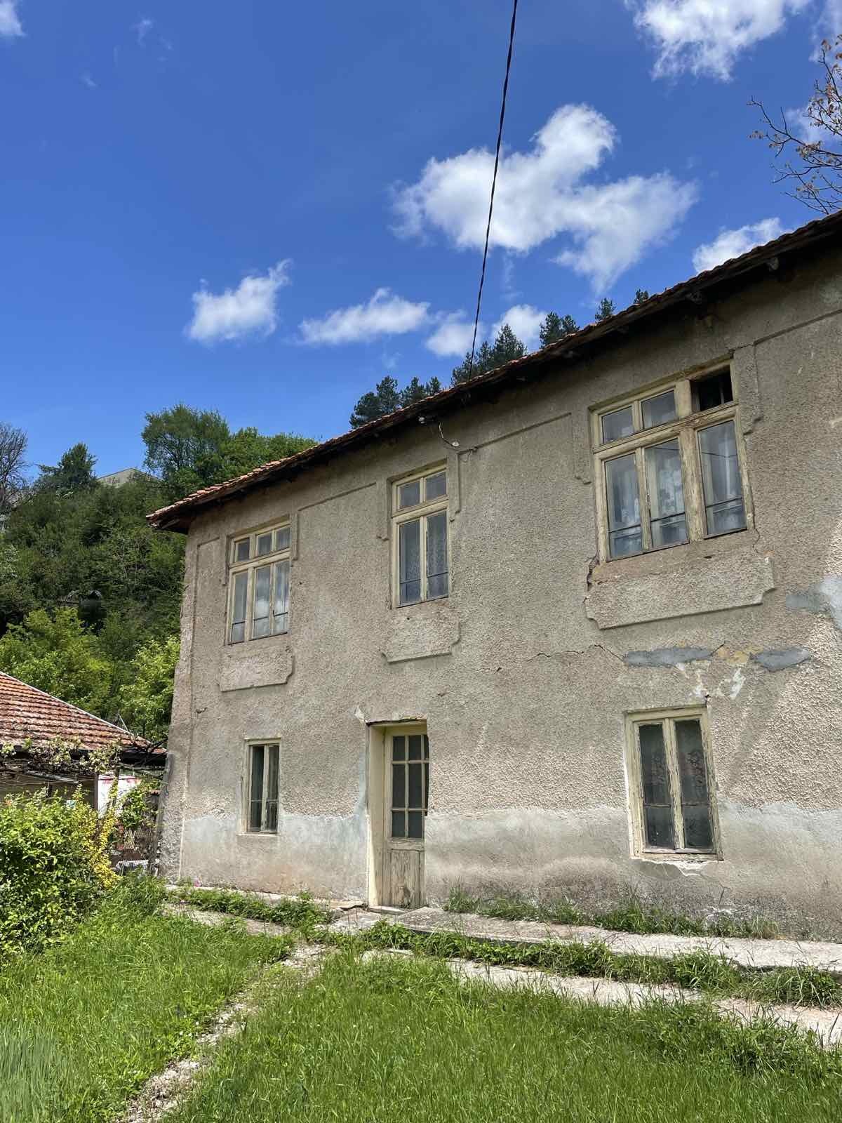 Продава КЪЩА, гр. Трън, област Перник, снимка 2 - Къщи - 53731760