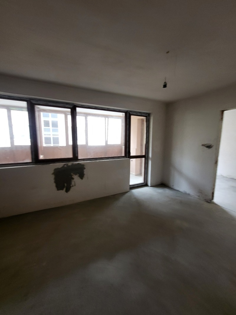 Продава МНОГОСТАЕН, град Плевен, Идеален център • 206000 € / 402900.98 лв. • 44347556 1