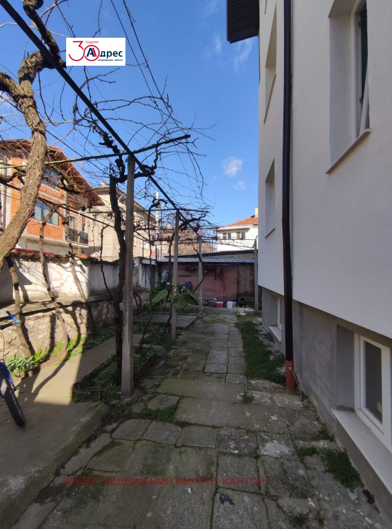 Продава КЪЩА, гр. Пазарджик, Център, снимка 2 - Къщи - 47192496