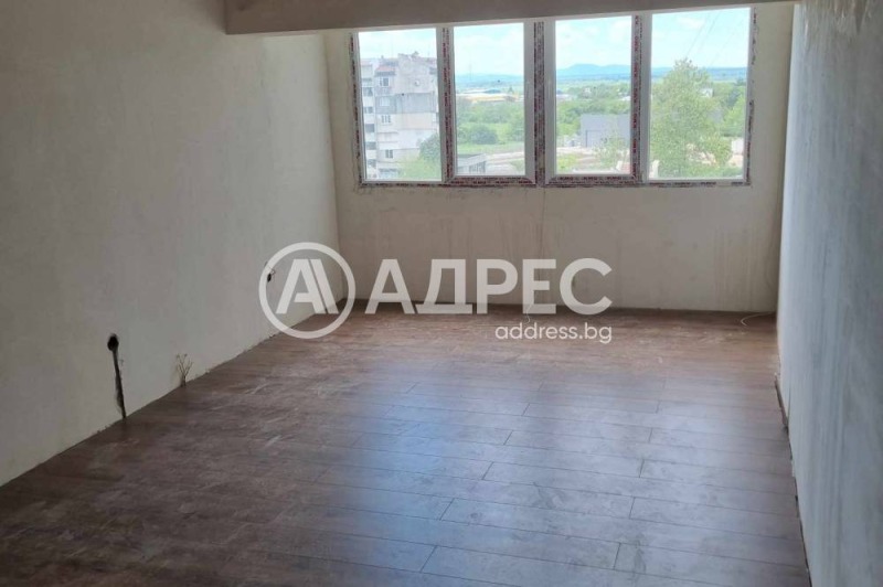 Продава  2-стаен град Ямбол , Хале , 65 кв.м | 12474872 - изображение [2]