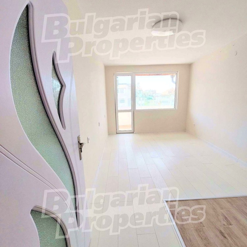 Продава 3-СТАЕН, гр. Варна, Погреби, снимка 2 - Aпартаменти - 48182641