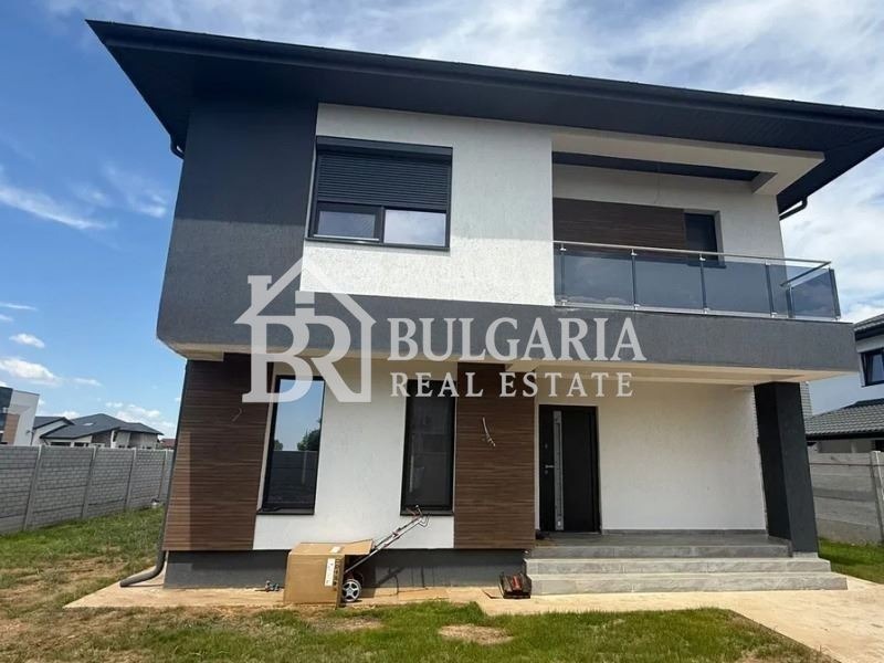 Продава КЪЩА, гр. София, с. Владая