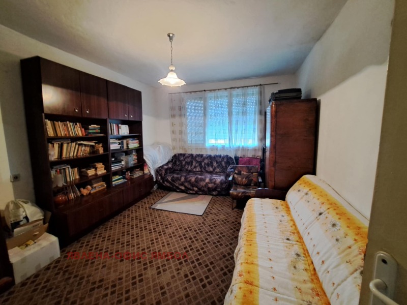Продава  Етаж от къща град Ямбол , Каргон , 107 кв.м | 56935331