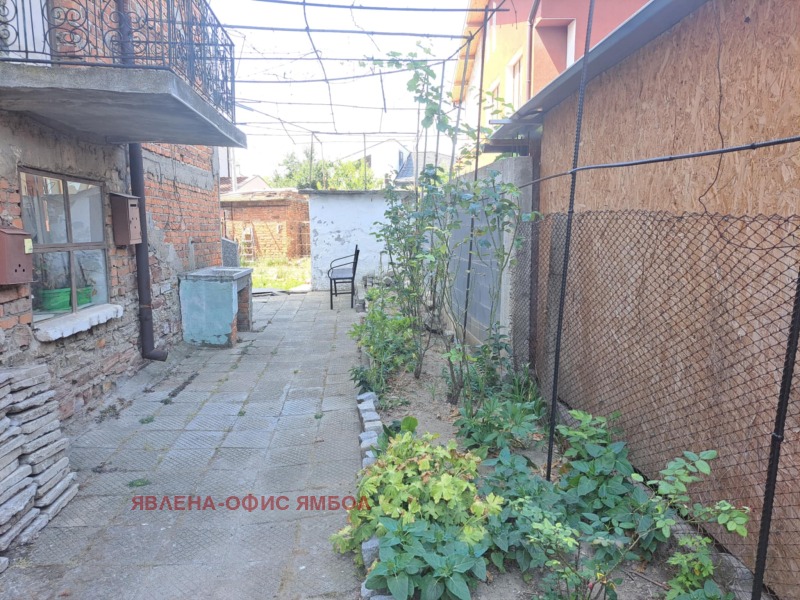 Продава  Етаж от къща град Ямбол , Каргон , 107 кв.м | 56935331 - изображение [16]