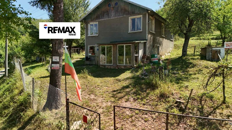 Продава КЪЩА в област Габрово, с. Угорелец - 110 кв.м / 24 000 € » 46 939.92 лв., РЕМАКС-ИДЕАЛ