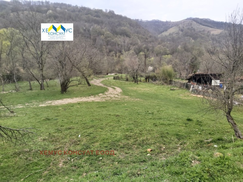 Продава ПАРЦЕЛ в област Ловеч, с. Черни Осъм - 1170 кв.м / 18 500 € » 36 182.86 лв., ХЕМУС КОНСУЛТ ЕООД