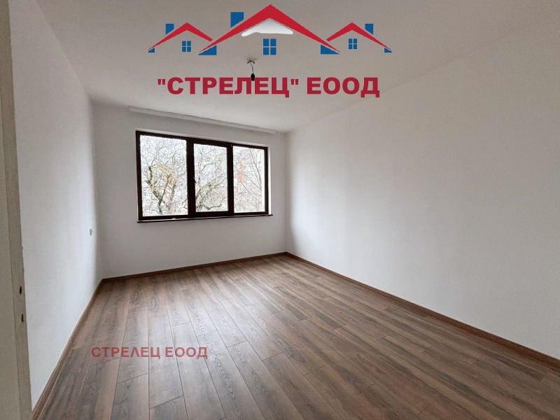 Продава 2-СТАЕН, гр. Добрич, Център