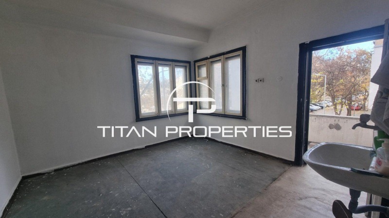 Продава ЕТАЖ ОТ КЪЩА, гр. Пловдив, Център, снимка 6 - Етаж от къща - 52414155