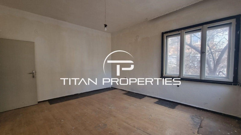 Продава ЕТАЖ ОТ КЪЩА, гр. Пловдив, Център, снимка 4 - Етаж от къща - 52414155