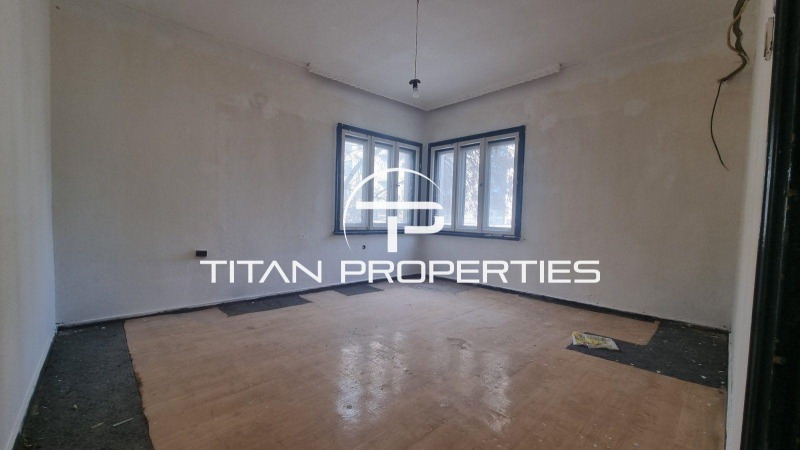 Продава ЕТАЖ ОТ КЪЩА, гр. Пловдив, Център, снимка 3 - Етаж от къща - 52414155