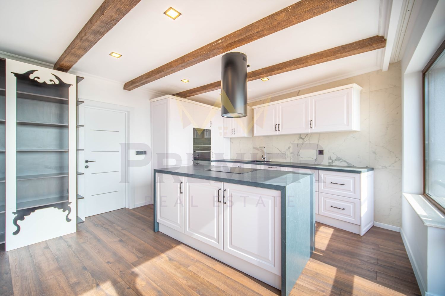 Продава 3-СТАЕН, гр. Варна, м-т Горна Трака, снимка 3 - Апартаменти - 54074082