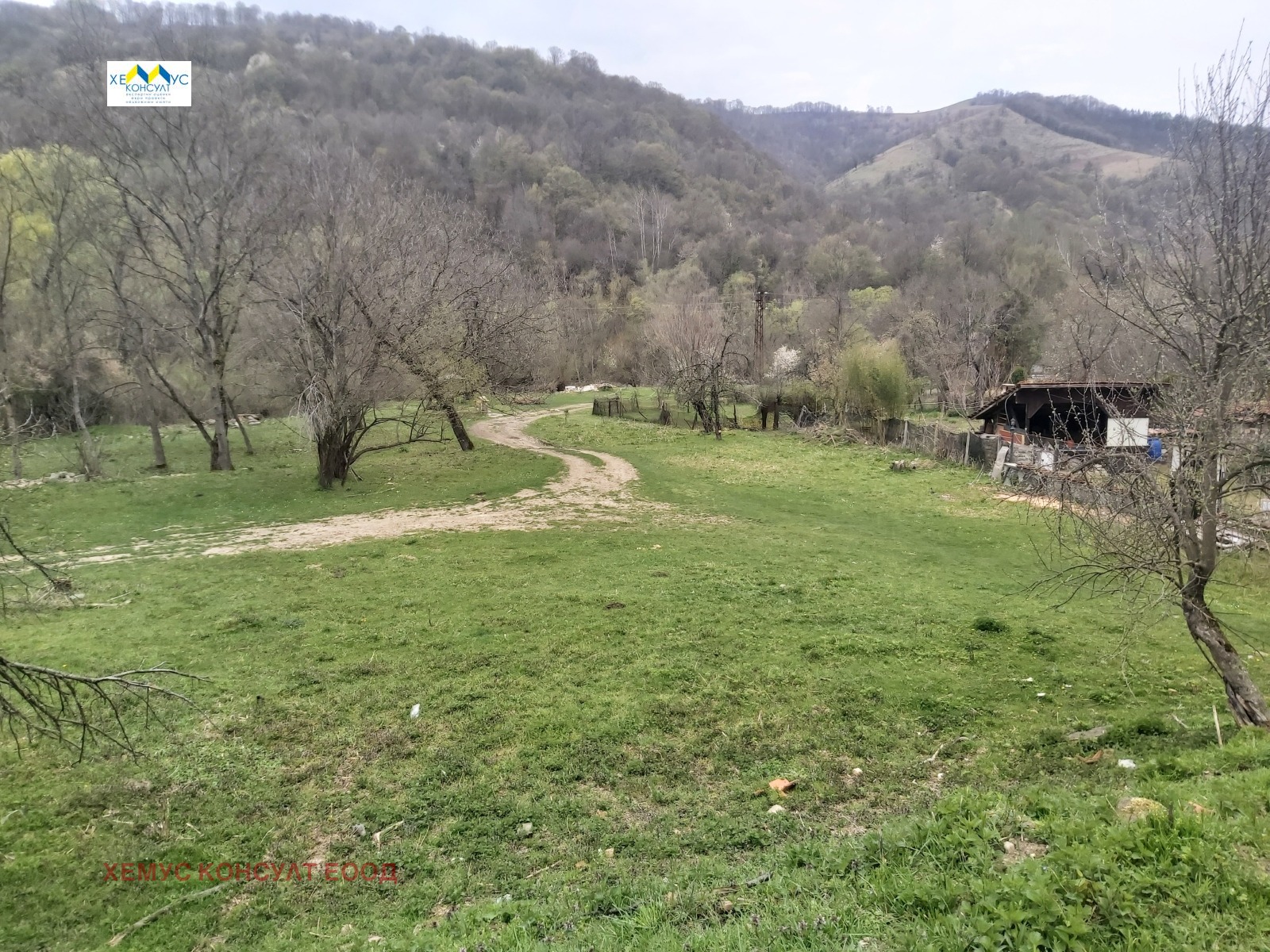 Продава ПАРЦЕЛ, с. Черни Осъм, област Ловеч