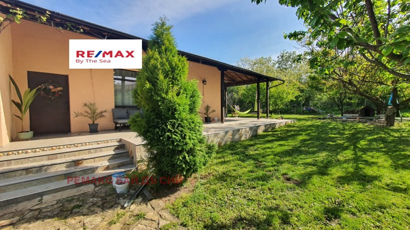 Продава КЪЩА в област Варна, с. Средно село - 184 кв.м / 192 300 € » 376 106.11 лв., РЕМАКС БАЙ ДЪ СИЙ