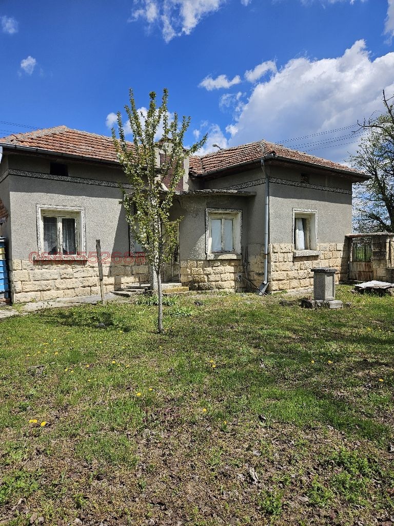 Продава КЪЩА, с. Батишница, област Русе