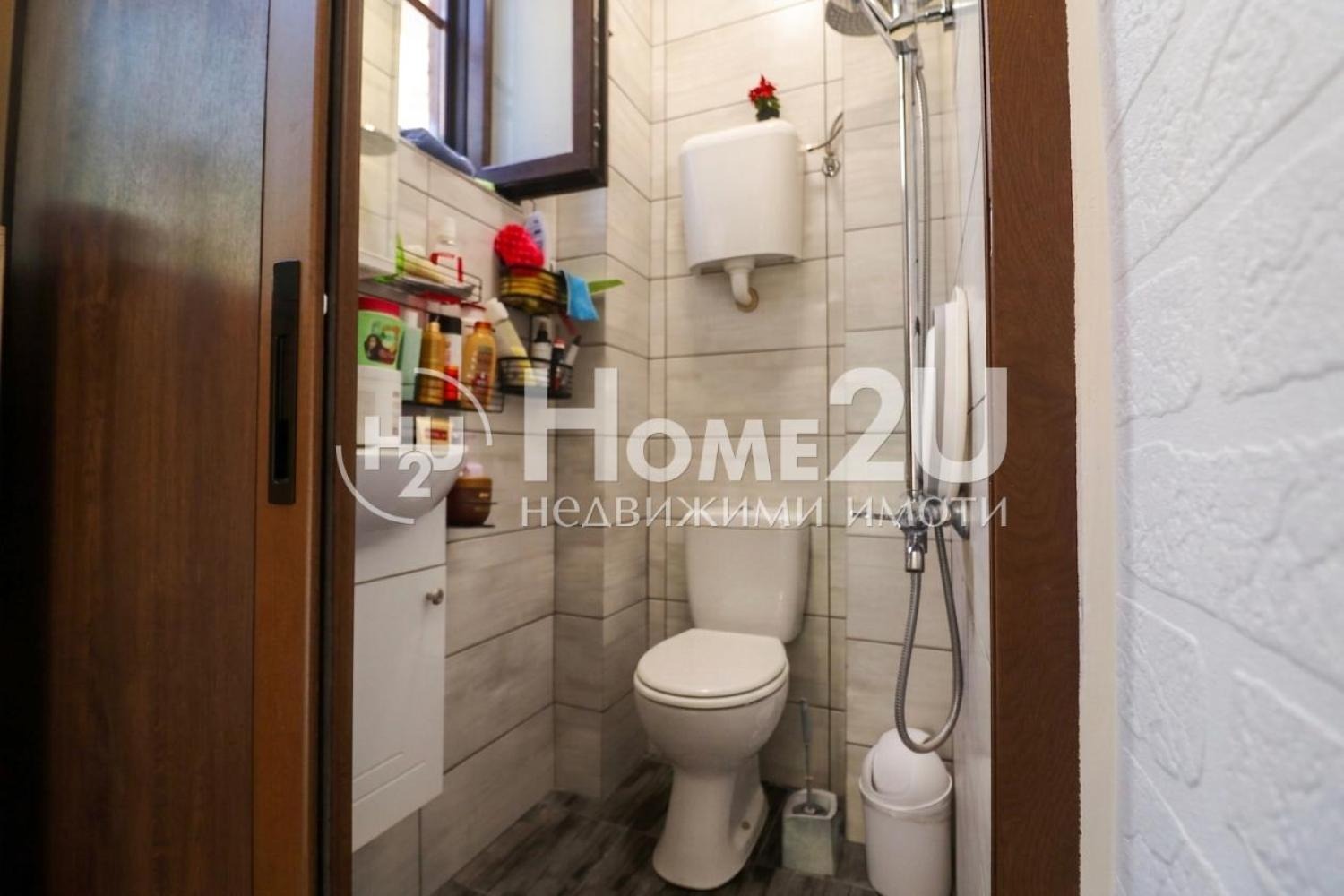 Продава ЕТАЖ ОТ КЪЩА, гр. Пазарджик, Център, снимка 6 - Етаж от къща - 54561427