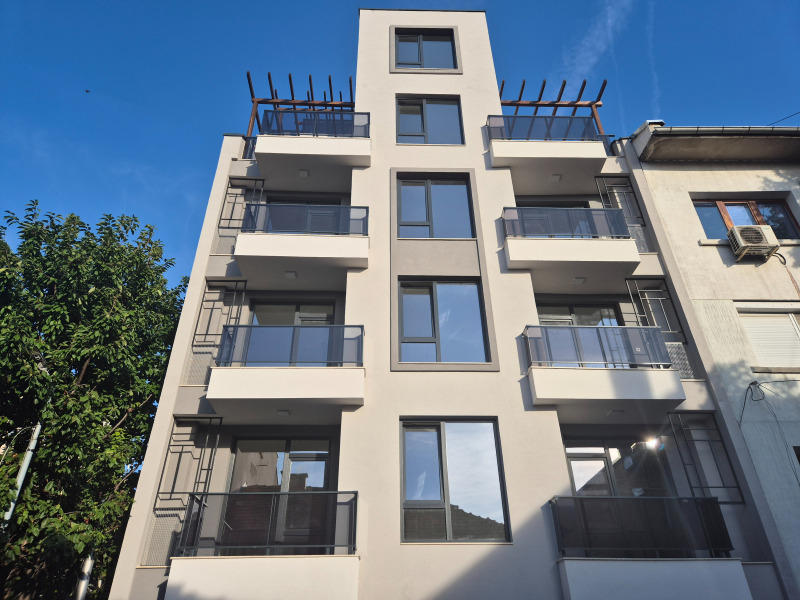 Продава  2-стаен град Плевен , Широк център , 75 кв.м | 48112798