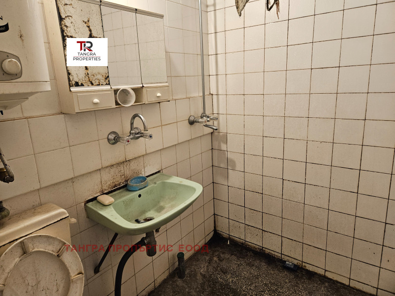 Продава 3-СТАЕН, гр. Радомир, област Перник, снимка 6 - Апартаменти - 53475628