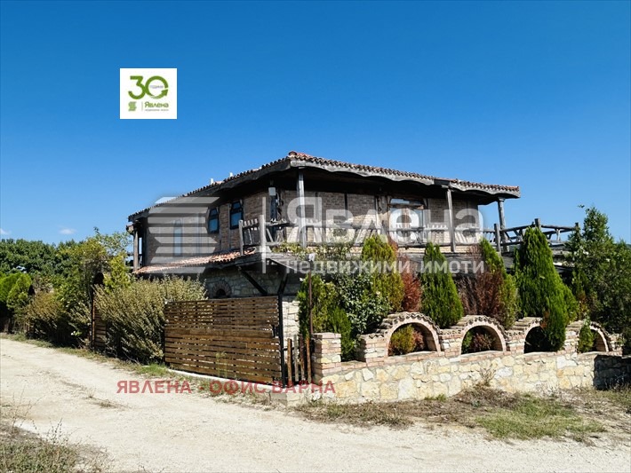 Продава КЪЩА, с. Осеново, област Варна