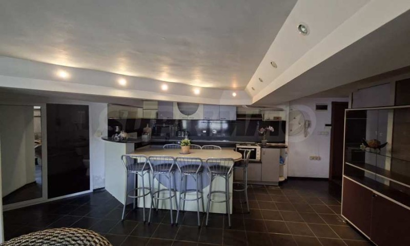 Продава 2-СТАЕН в град София, Витоша - 70 кв.м / 135 000 € » 264 037.05 лв., СУПРИММО - ГЛАВЕН ОФИС