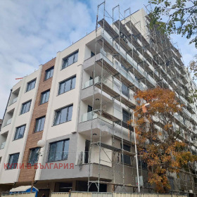 3 slaapkamers Kolchozen pazar, Varna 1