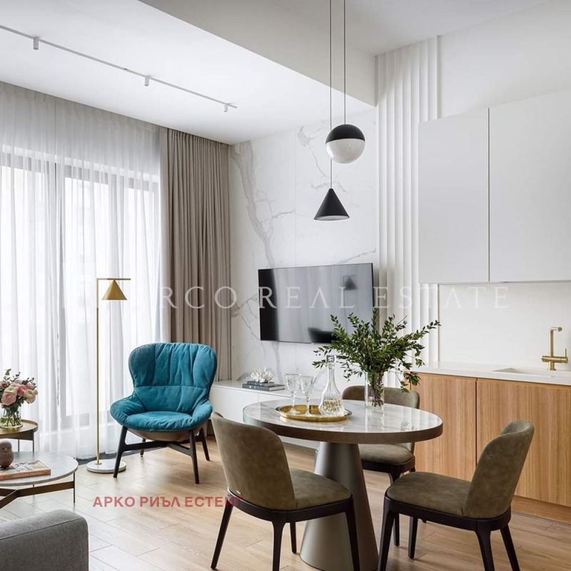 Продаја  2 спаваће собе Софија , Зона Б-5 , 150 м2 | 69643366