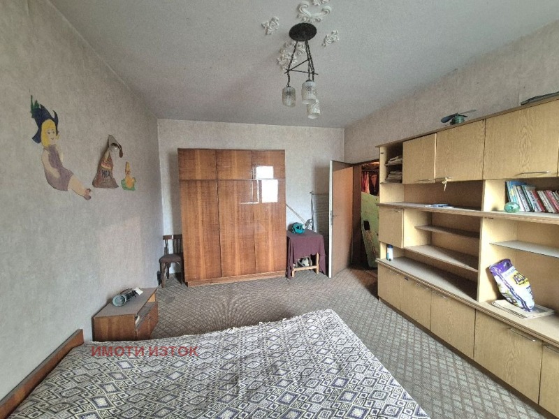 Продава 2-СТАЕН в град Перник, Изток - 62 кв.м / 68 000 € » 132 996.44 лв., ИМОТИ ИЗТОК