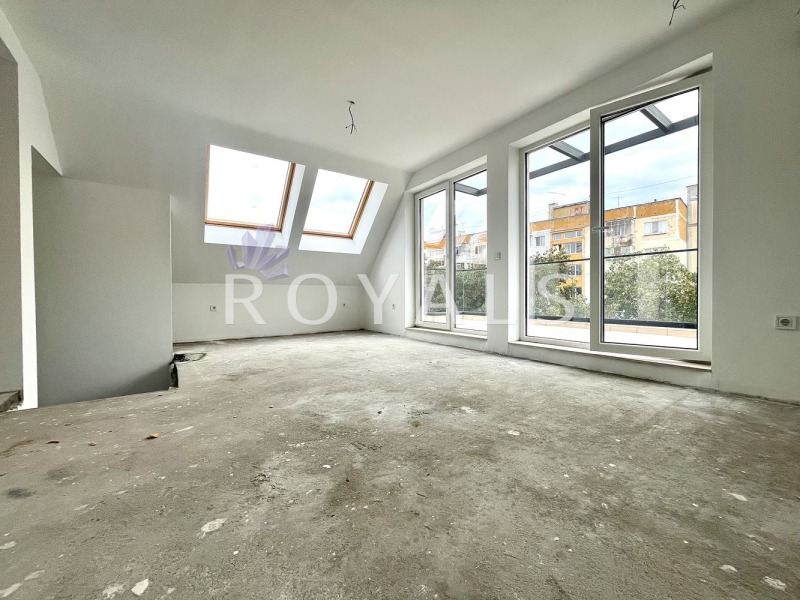 Продава 4-СТАЕН в град Варна, Цветен квартал - 117 кв.м / 218 989 € » 428 305.26 лв., РОЯЛС