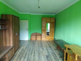 Studio Iztok, Pernik 1