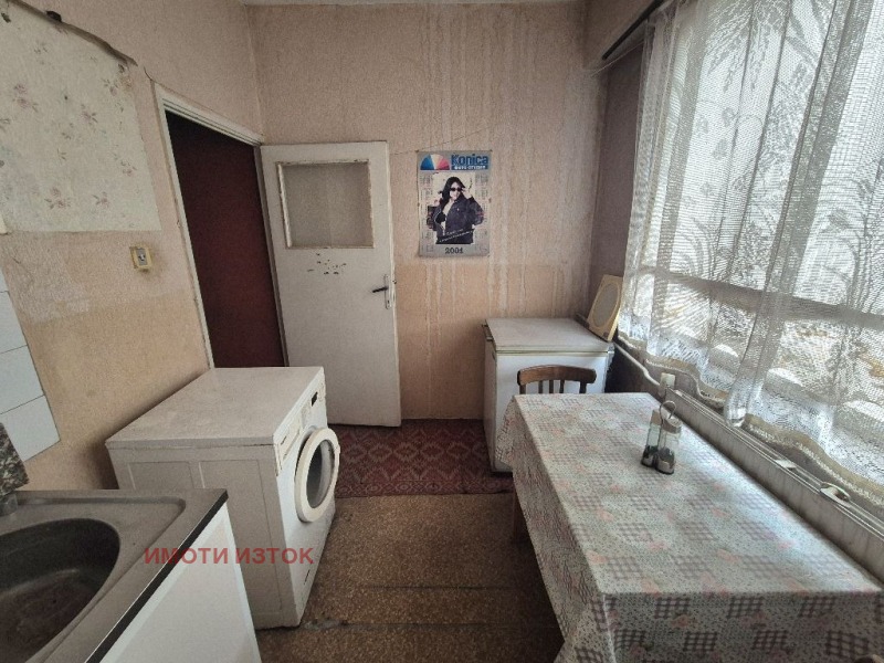 Продава 2-СТАЕН, гр. Перник, Изток, снимка 3 - Апартаменти - 52987622